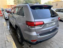 جیپ گراند شیرۆکی